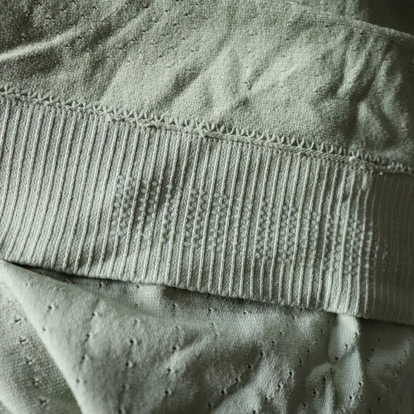 Women's Sz M Green Activewear Crewneck Stretch Long Sleeve‎ T-Shirt Top - Picture 8 of 10